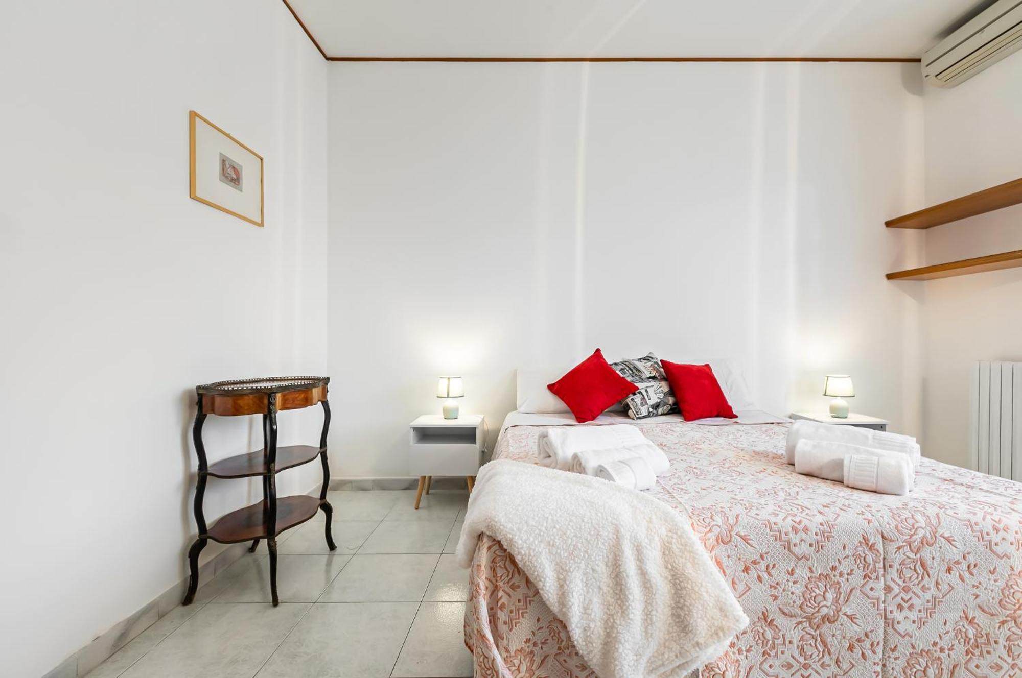 Palazzo Reale & Piazza Indipendenza Roomy Flat Palermo Esterno foto