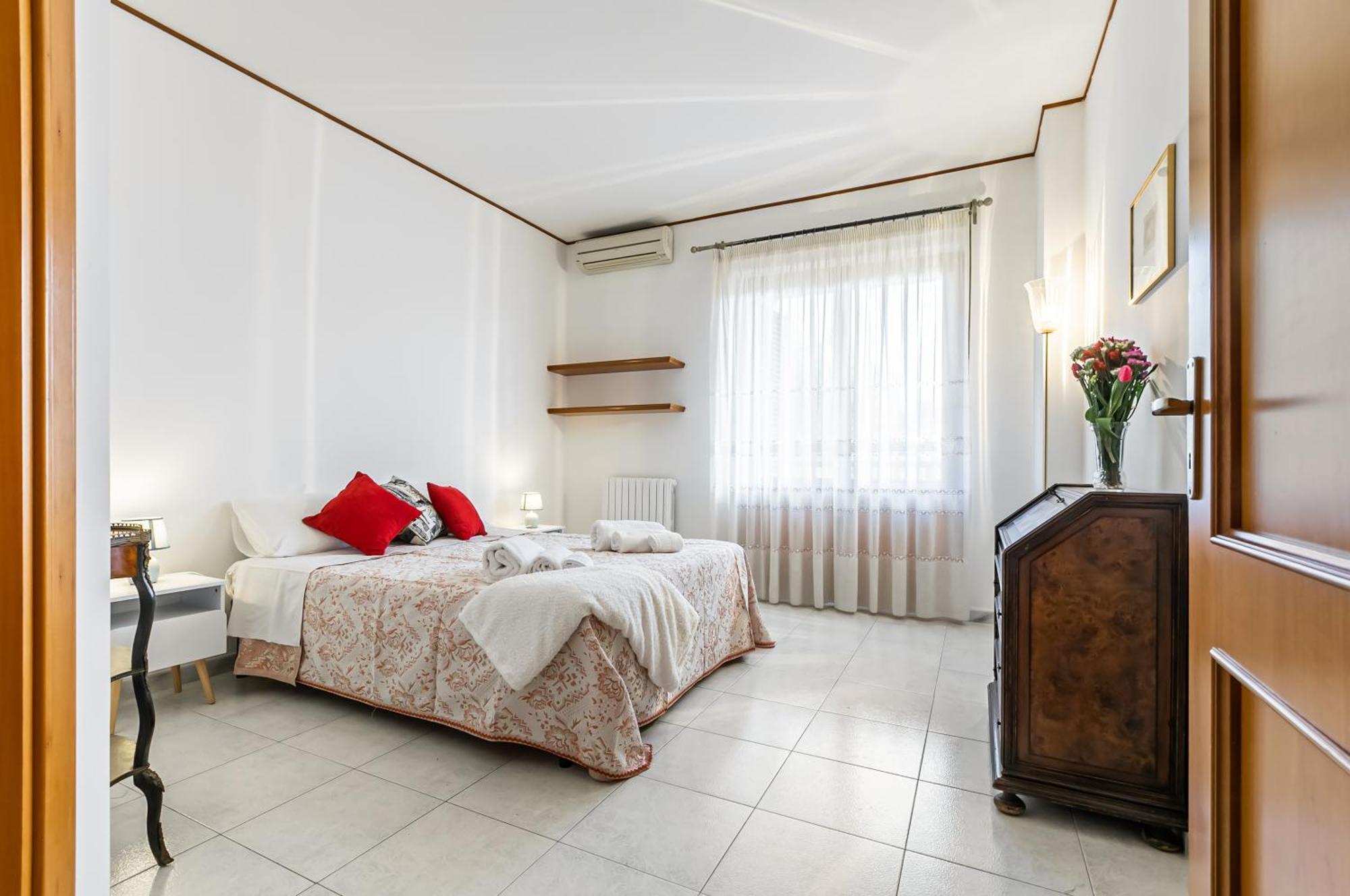 Palazzo Reale & Piazza Indipendenza Roomy Flat Palermo Esterno foto