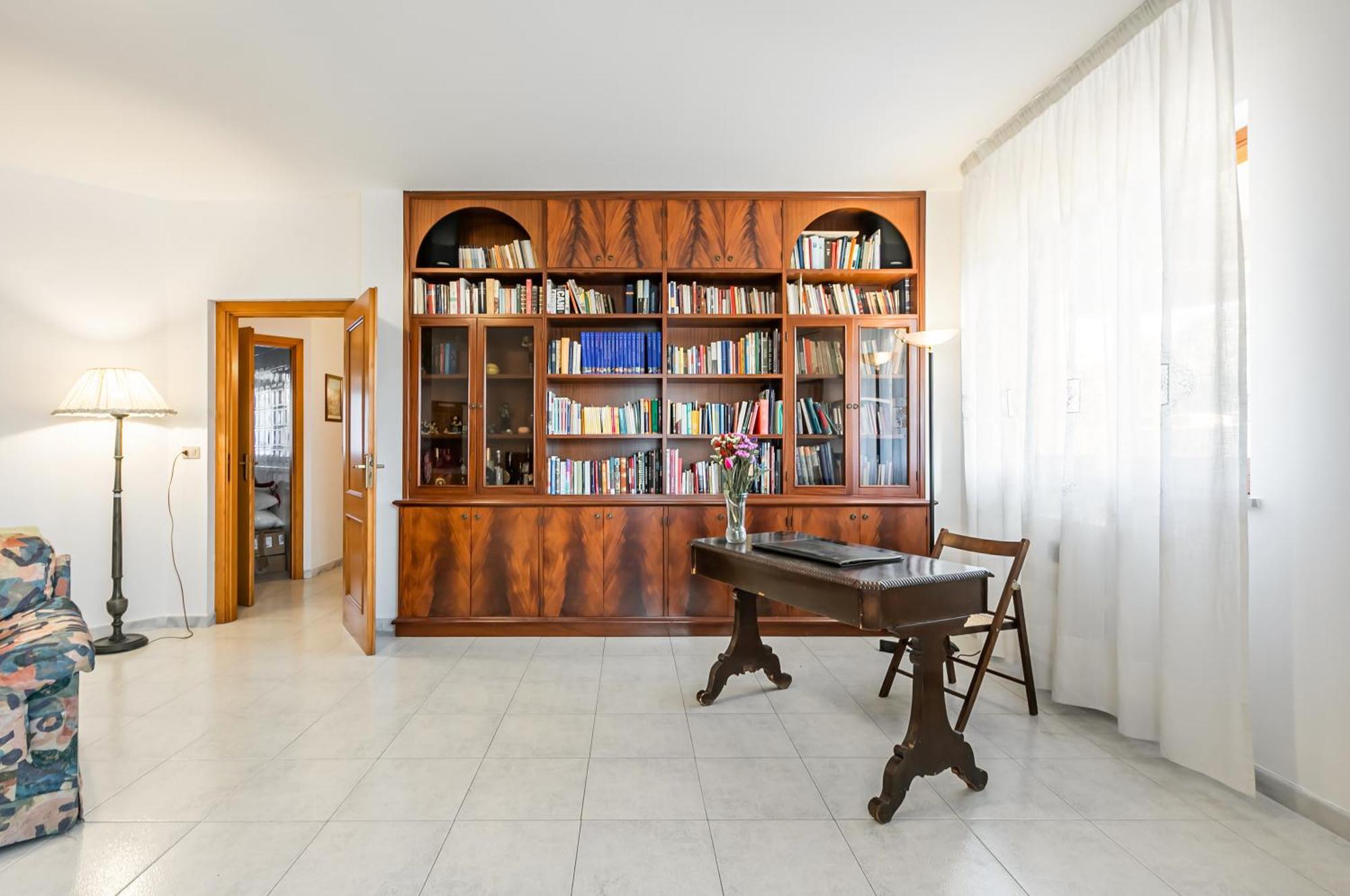 Palazzo Reale & Piazza Indipendenza Roomy Flat Palermo Esterno foto