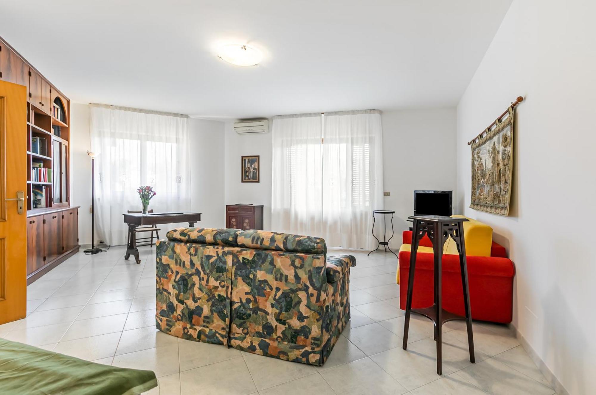Palazzo Reale & Piazza Indipendenza Roomy Flat Palermo Esterno foto